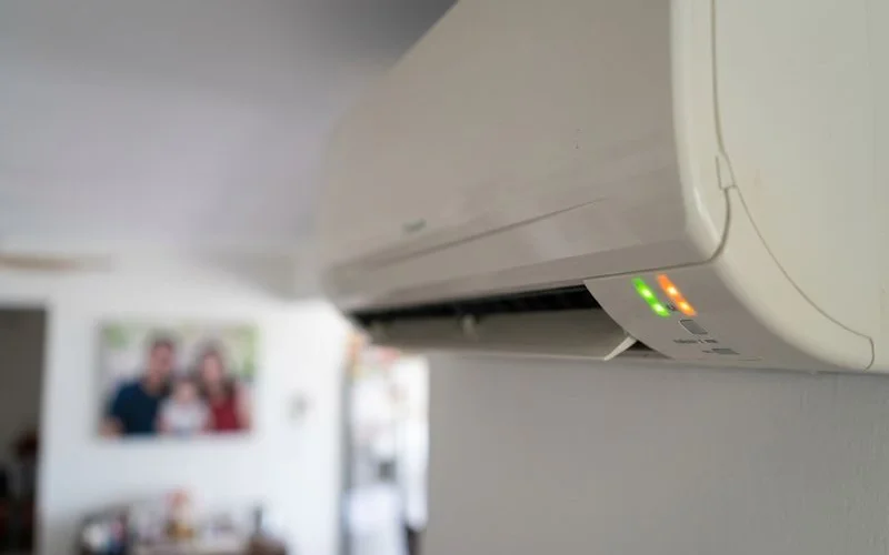 Daikin aircon indoor unit showing blinking LED error code pattern